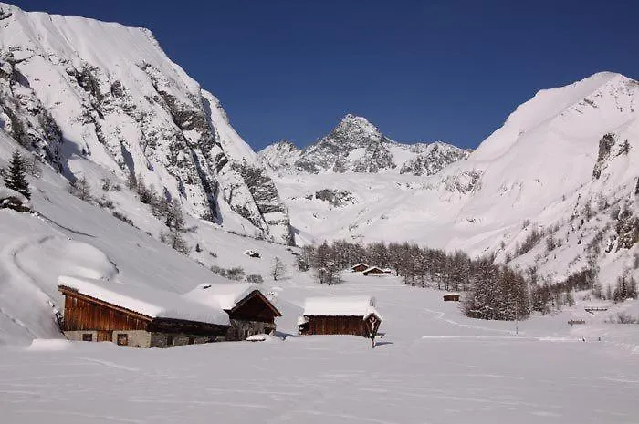 Gaestehaus Tinkl مزرعة للإقامة Kals-am Großglockner